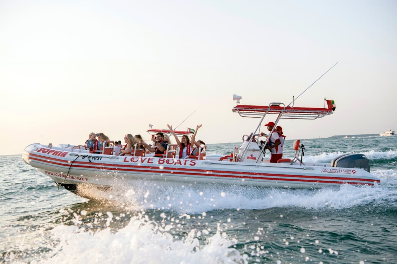 Love Boats - Dubai Marina Guided Sightseeing Boat Tour - სურათი 4