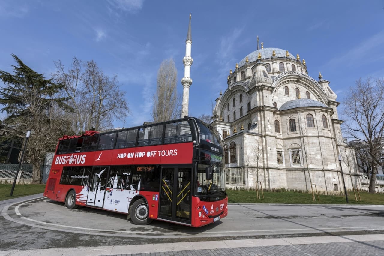 Istanbul Hop-On Hop-Off Bus Tour - მთავარი სურათი