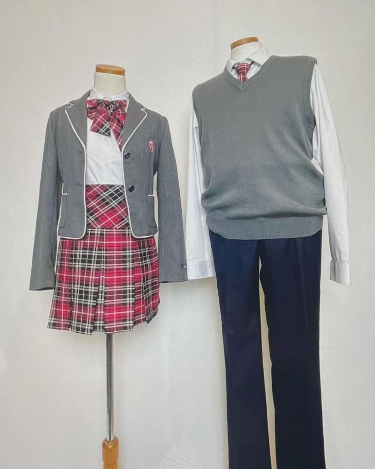 Korean School Uniform Rental near Lotte World - სურათი 2