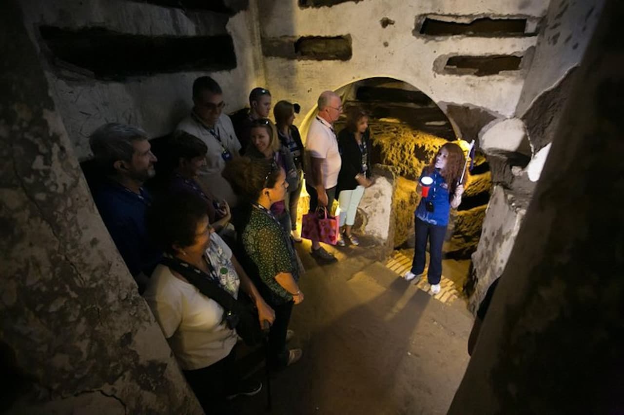 Rome Underground Tour: Capuchin Crypts, Christian Catacombs, Basilica of San Martino ai Monti - სურათი 11