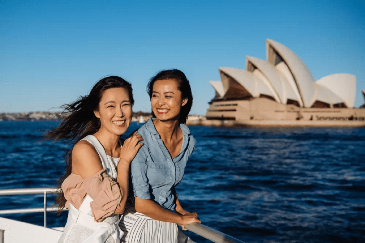Sydney Harbour Express Sightseeing Cruise with Captain Cook Cruises - მთავარი სურათი