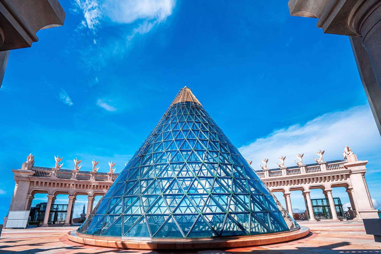 Ba Na Hills and Golden Bridge Full-Day Tour from Da Nang - სურათი 9