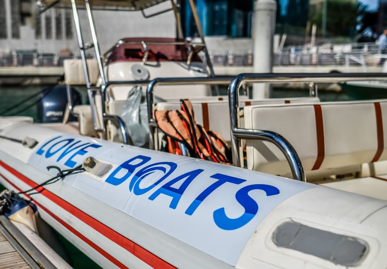 Love Boats - Dubai Marina Guided Sightseeing Boat Tour - სურათი 2