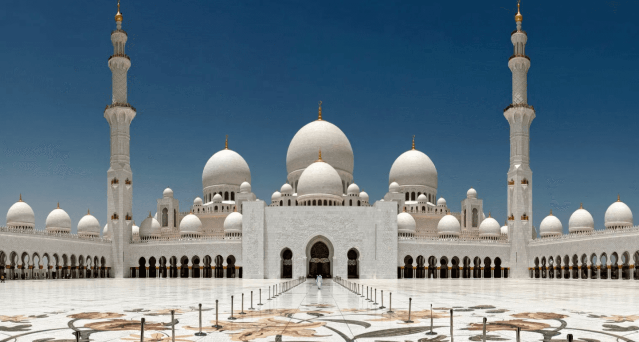 Abu Dhabi Full-Day Tour from Dubai: Sheikh Zayed Mosque, Emirates Palace, Corniche - მთავარი სურათი