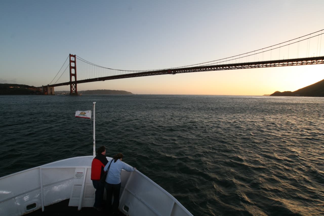 San Francisco Bay 2 Hour Sunset or Evening Sightseeing Boat Cruise by Red and White Fleet - სურათი 4