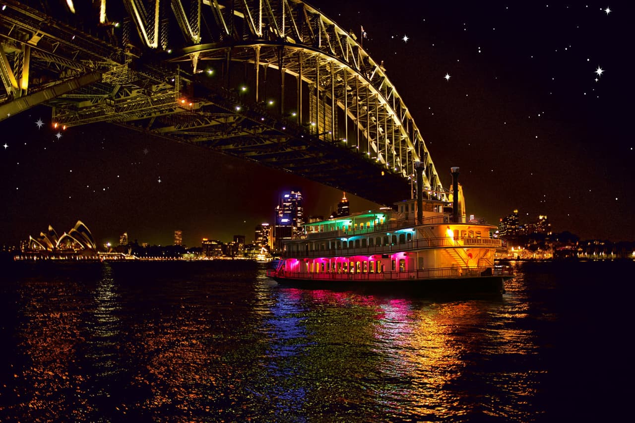 Sydney Harbour Showboat Dinner Cruise - სურათი 2