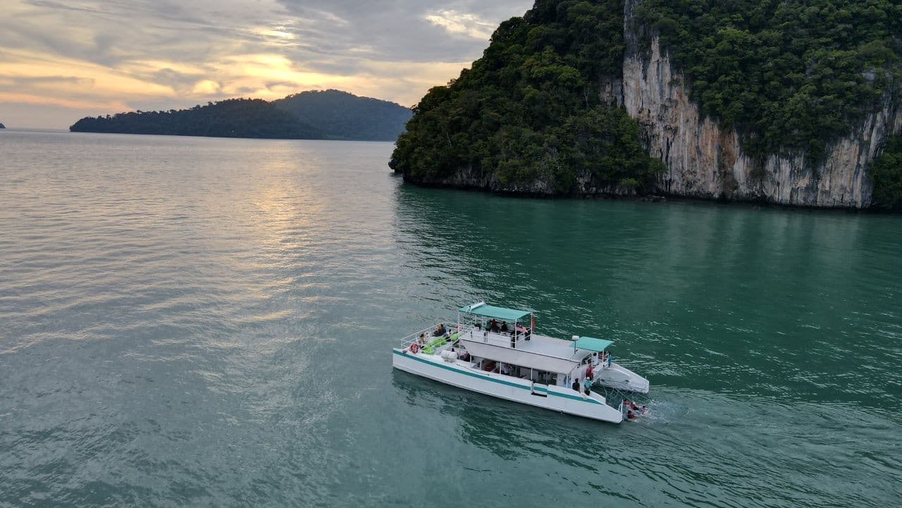 Premium Langkawi Sunset and Day Cruises by Crystal Yacht - სურათი 8