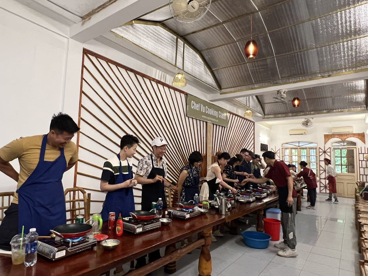 Chef Vu Cooking Class with Market Tour and Cyclo Ride - სურათი 5