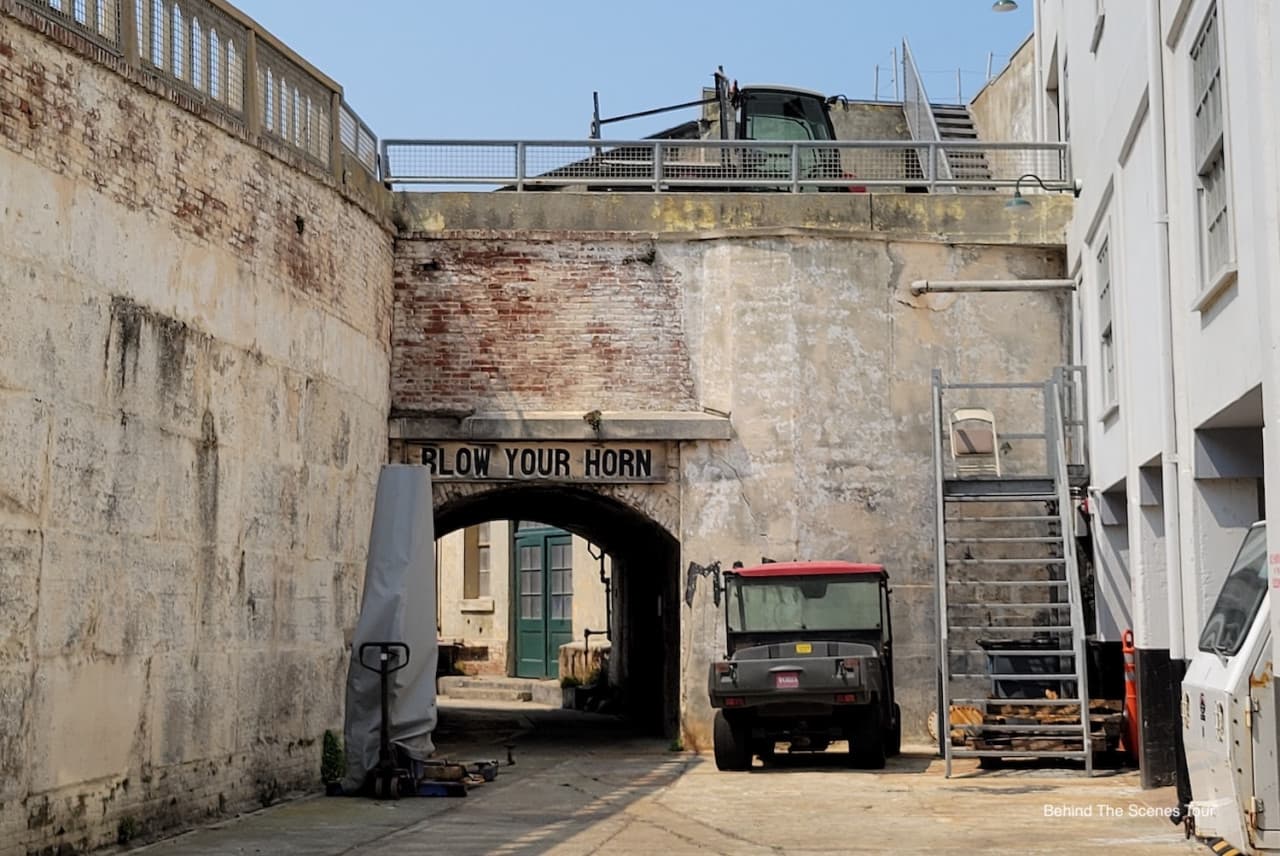 Official Alcatraz Island Admission Ticket + Audio Tour with Roundtrip Ferry by Alcatraz City Cruises - სურათი 11