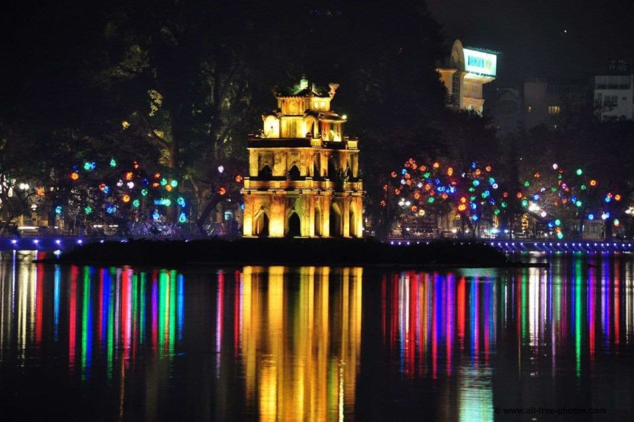 Hanoi Weekend Night Market and Street Food Tour - სურათი 4