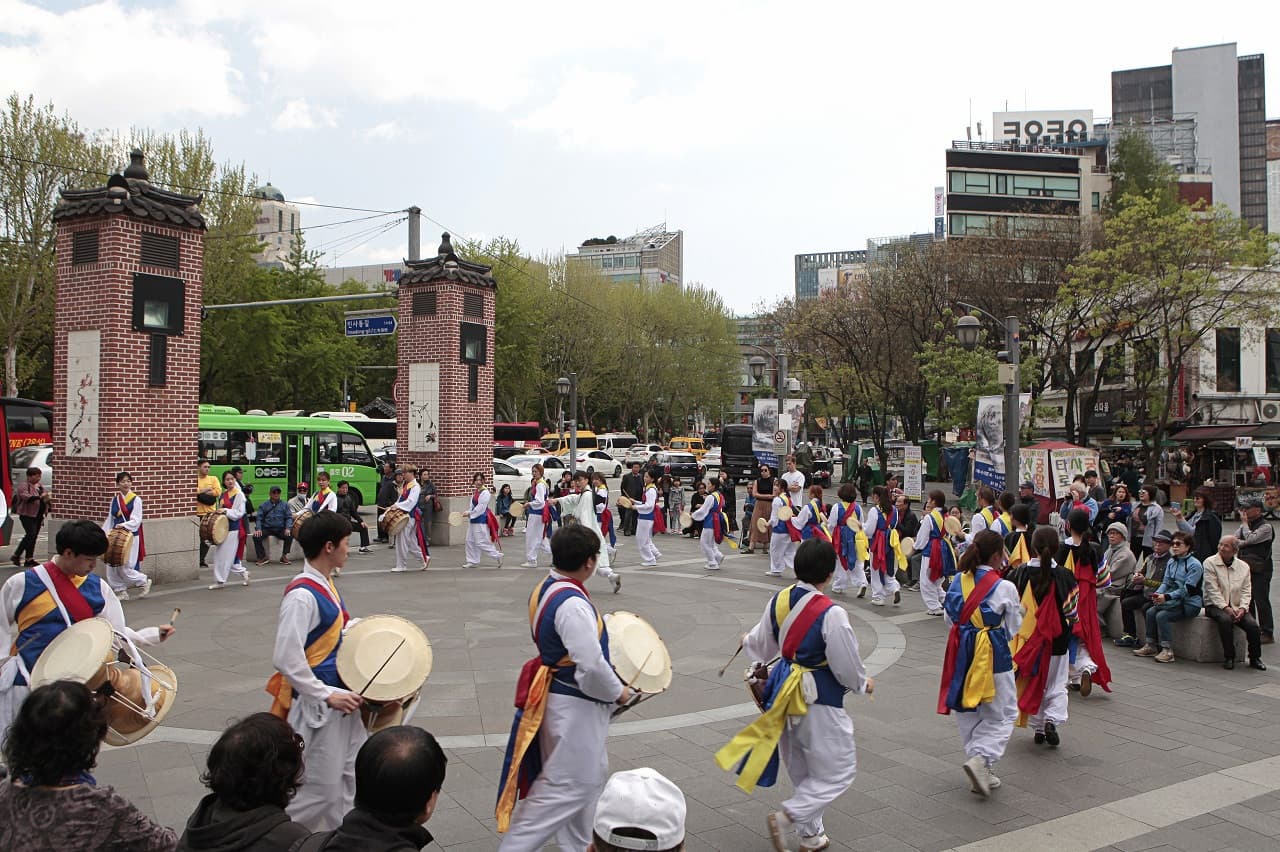 Dongdaemun Hop-on Hop-off Bus Tour by Yellow Balloon City Bus - სურათი 7
