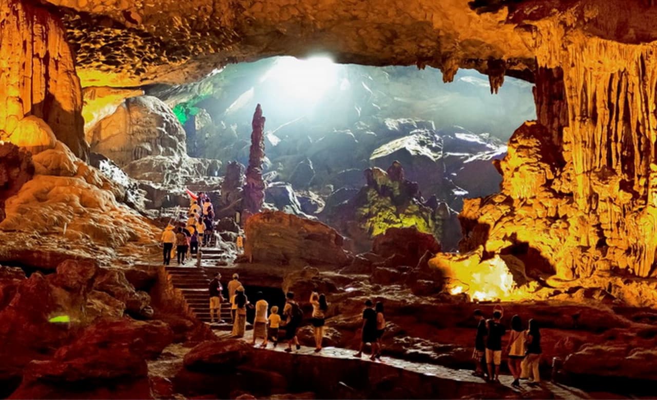 Ha Long Bay Cruise with Round Trip Transfer from Hanoi - სურათი 13