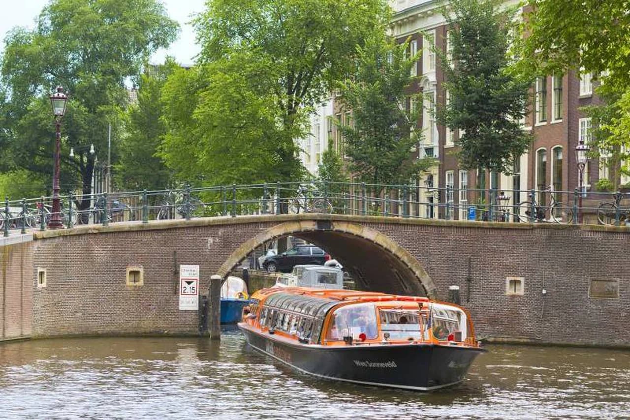 City Sightseeing Amsterdam Hop-on Hop-off Boat Tour - სურათი 2