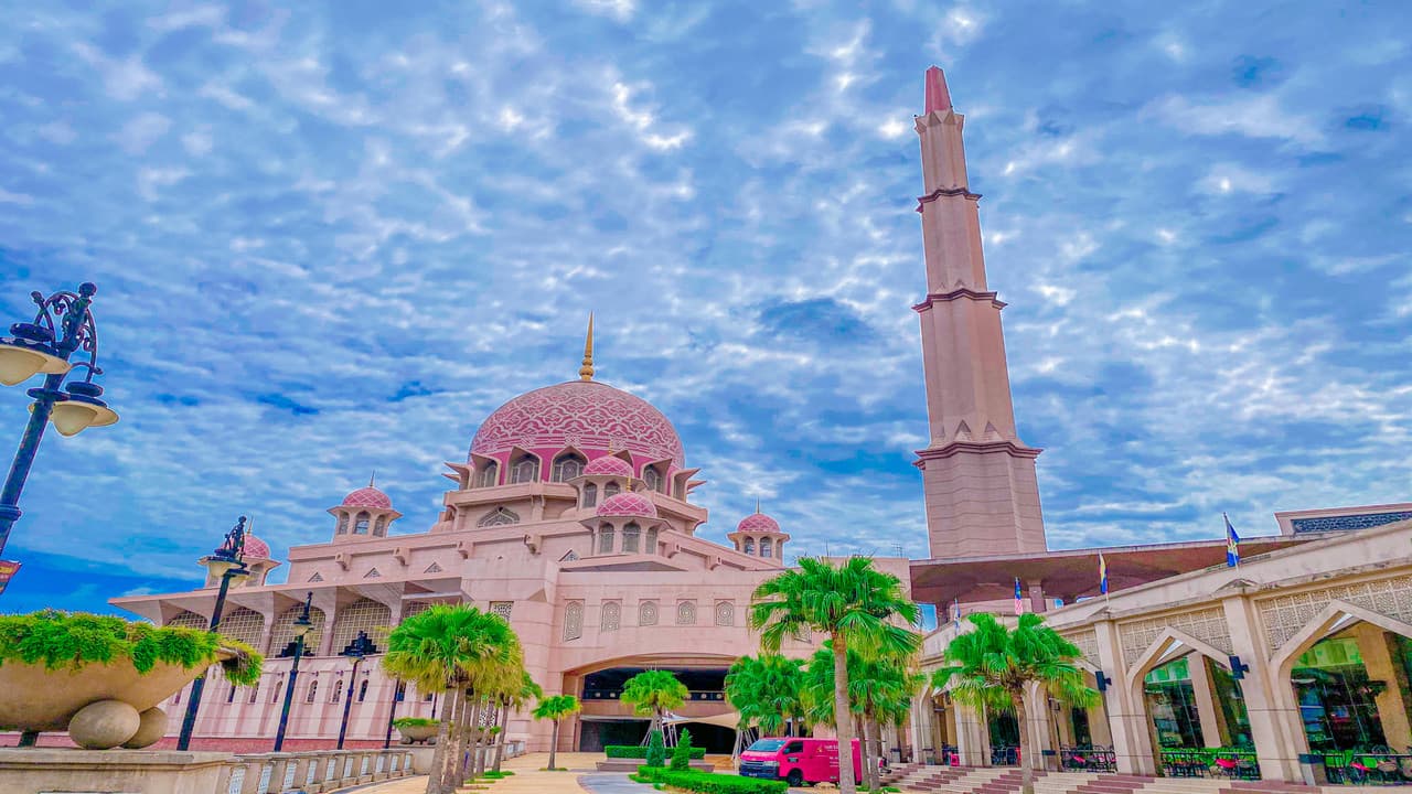 Putrajaya River Cruise and City Tour from Kuala Lumpur - სურათი 2