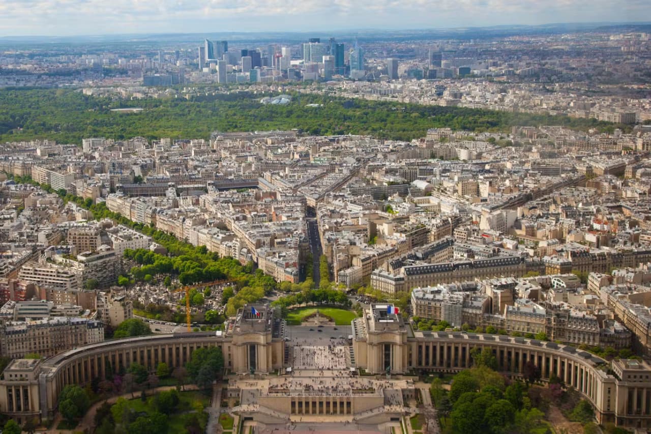 Eiffel Tower Reserved Access Tickets with Optional Summit - სურათი 5