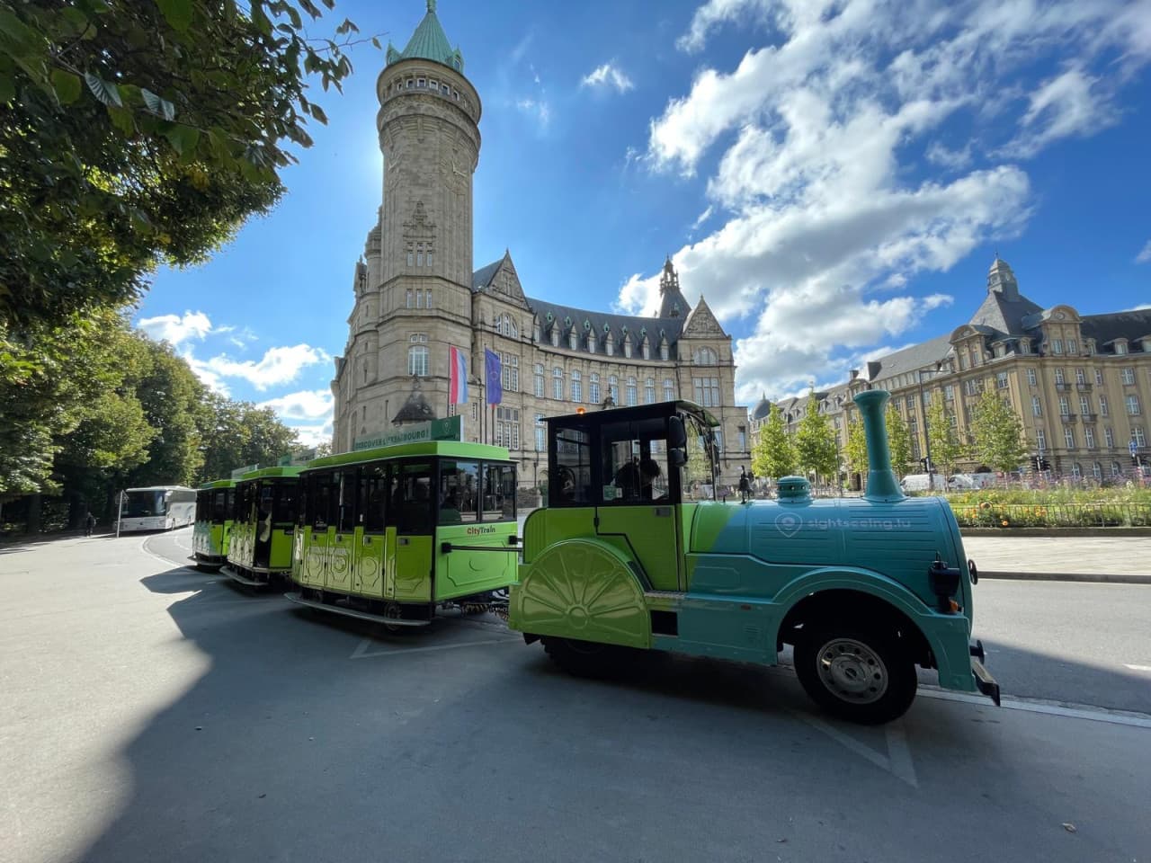 City Train in Old Town Luxembourg - მთავარი სურათი