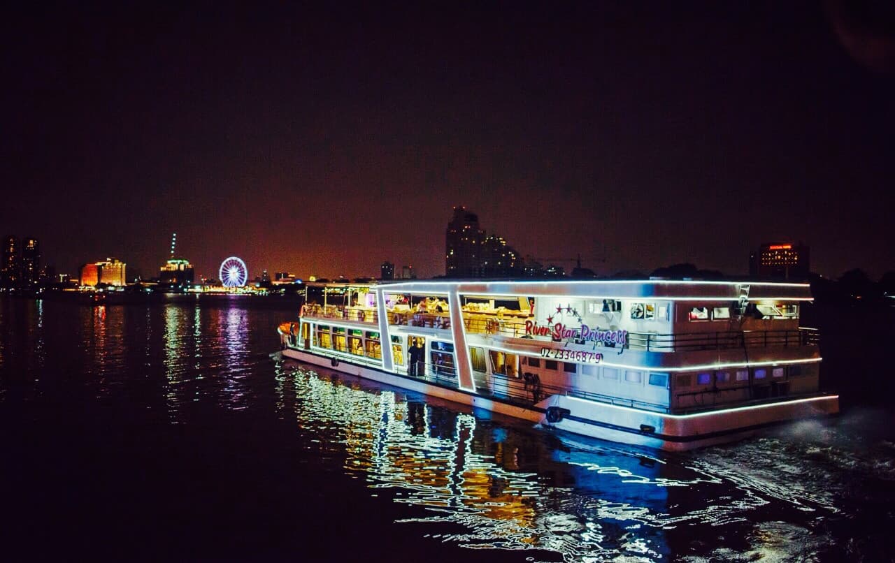 Chao Phraya Dinner Cruise aboard River Star Princess - სურათი 6