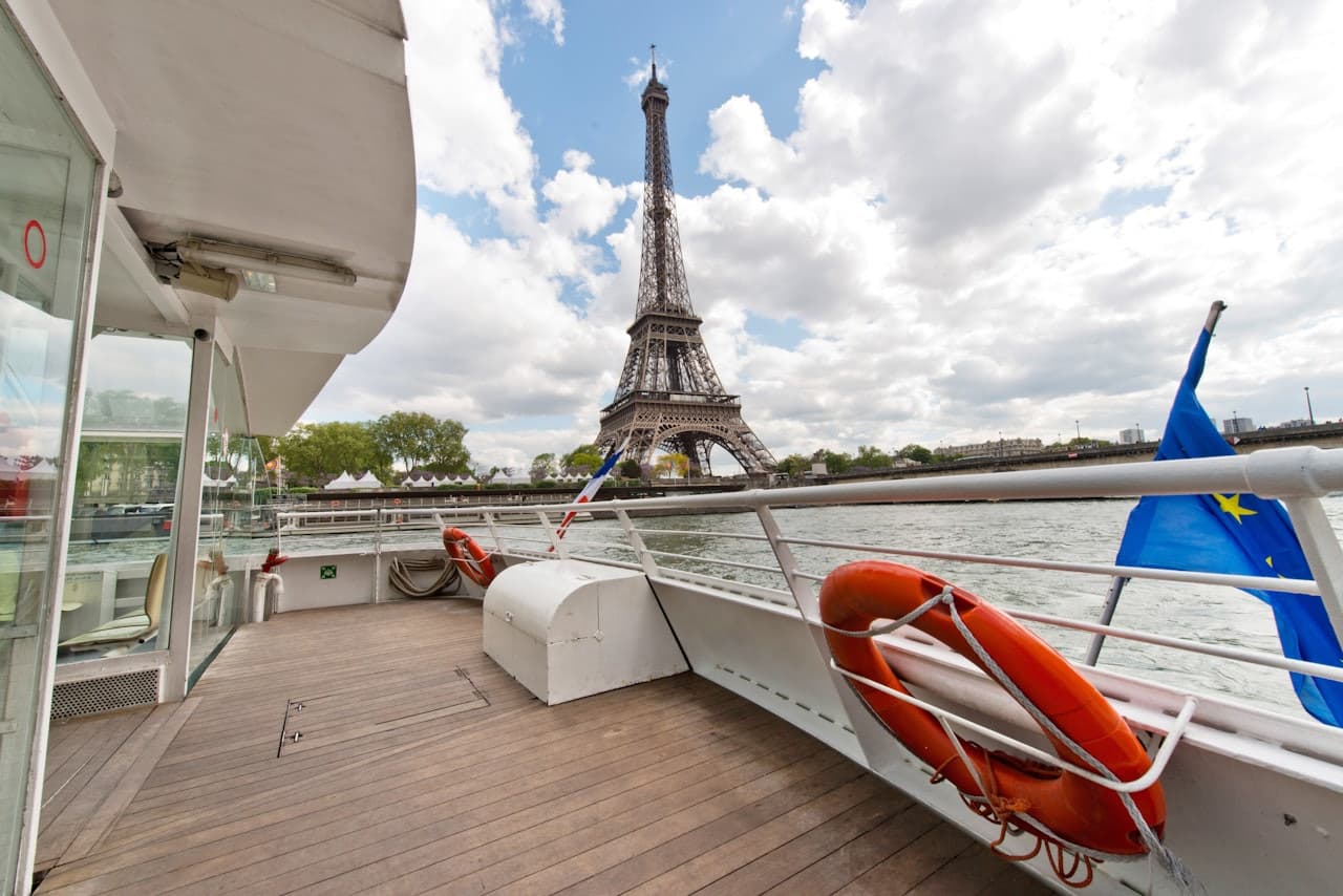 Batobus Paris Hop-on Hop-Off Riverboat - სურათი 5