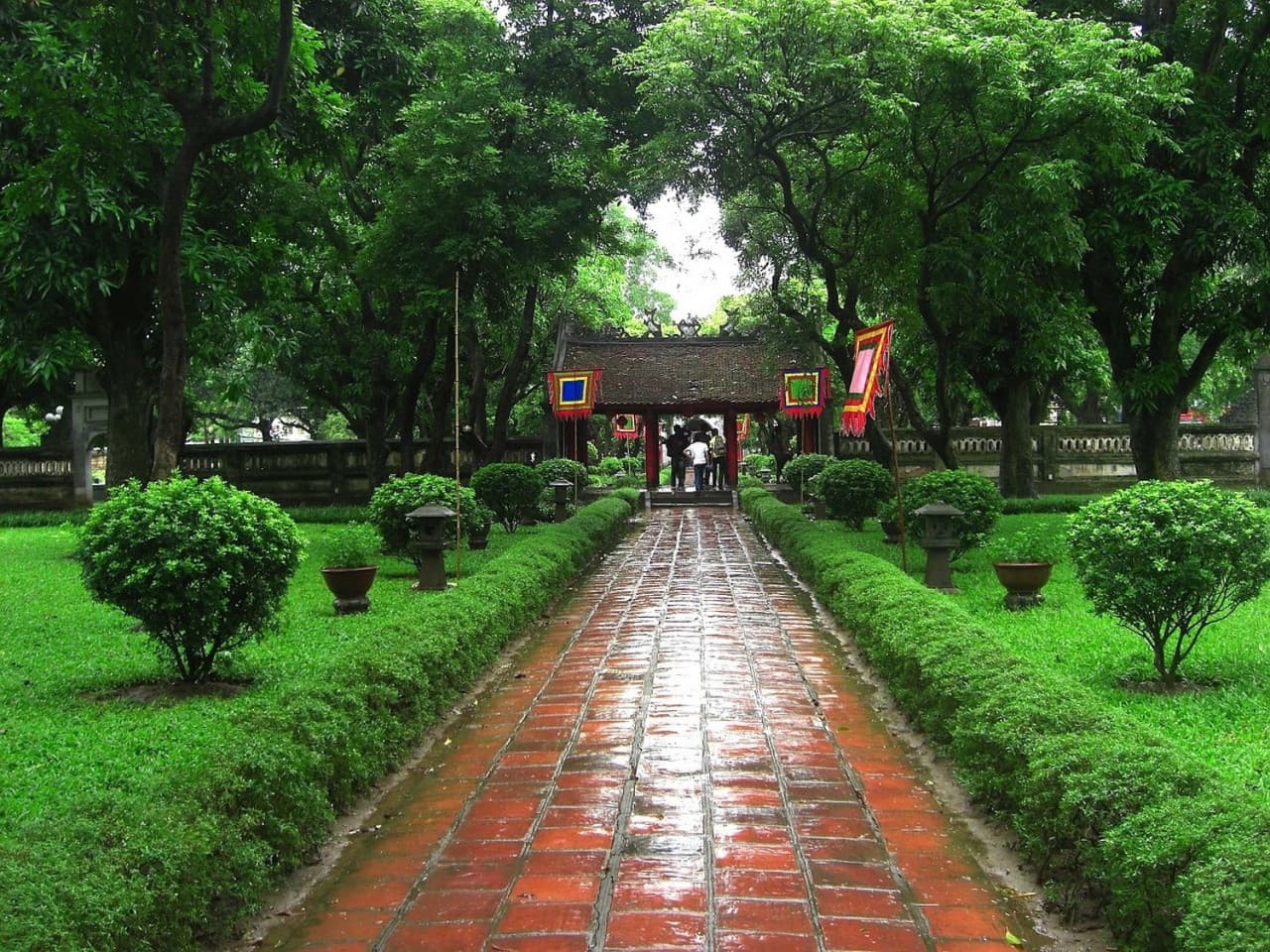 Hanoi Highlights City Tour: Ho Chi Minh Mausoleum, Temple of Literature, Tran Quoc Pagoda - სურათი 2