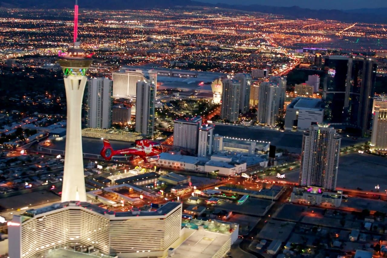 Las Vegas Strip Helicopter Night Flight - სურათი 7