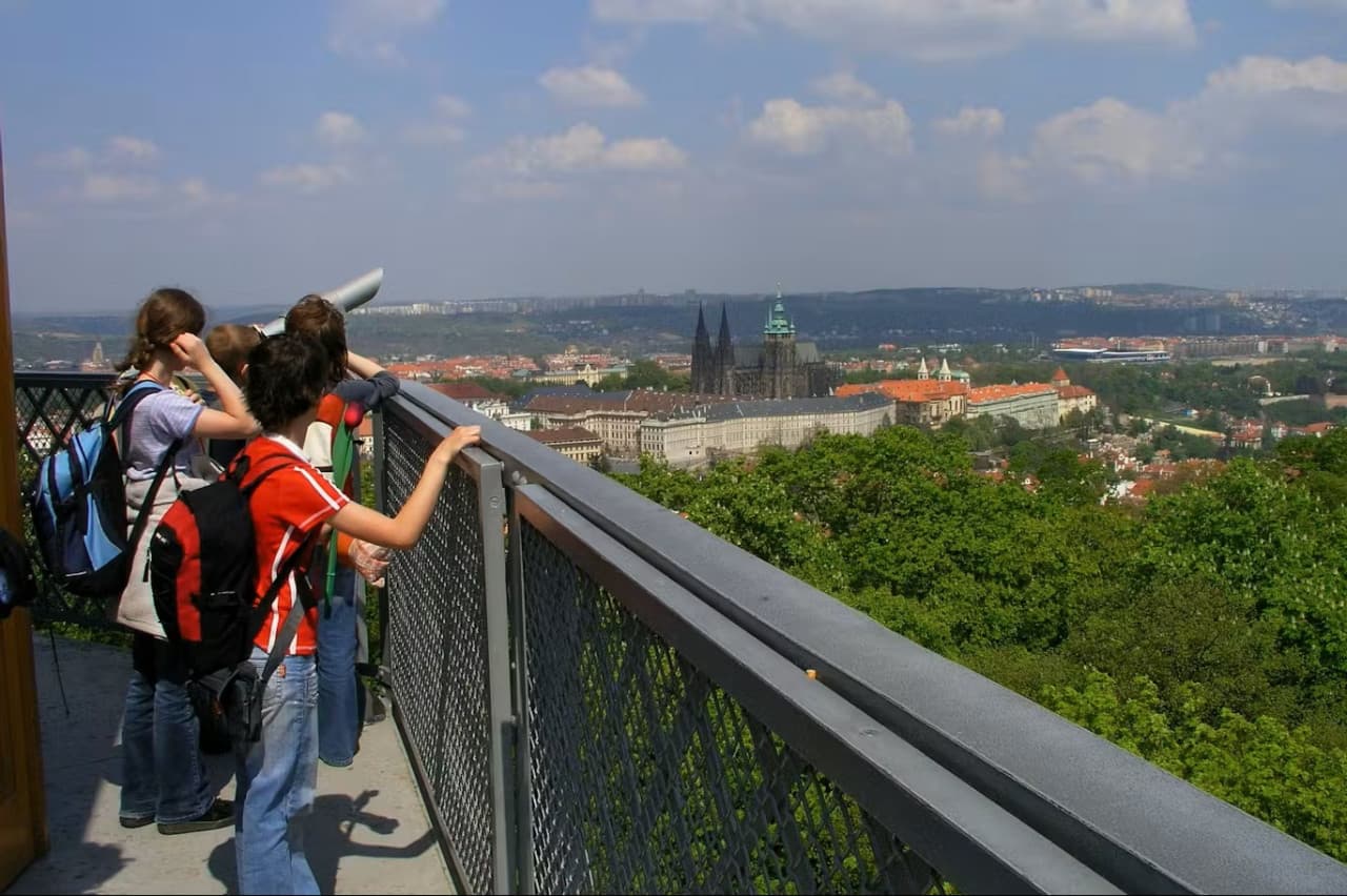 Petřín Tower & Mirror Maze Ticket - სურათი 3
