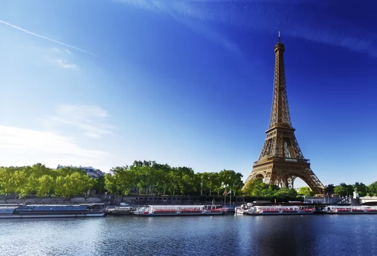 Eiffel Tower Dining Experience at Madame Brasserie Restaurant - სურათი 12