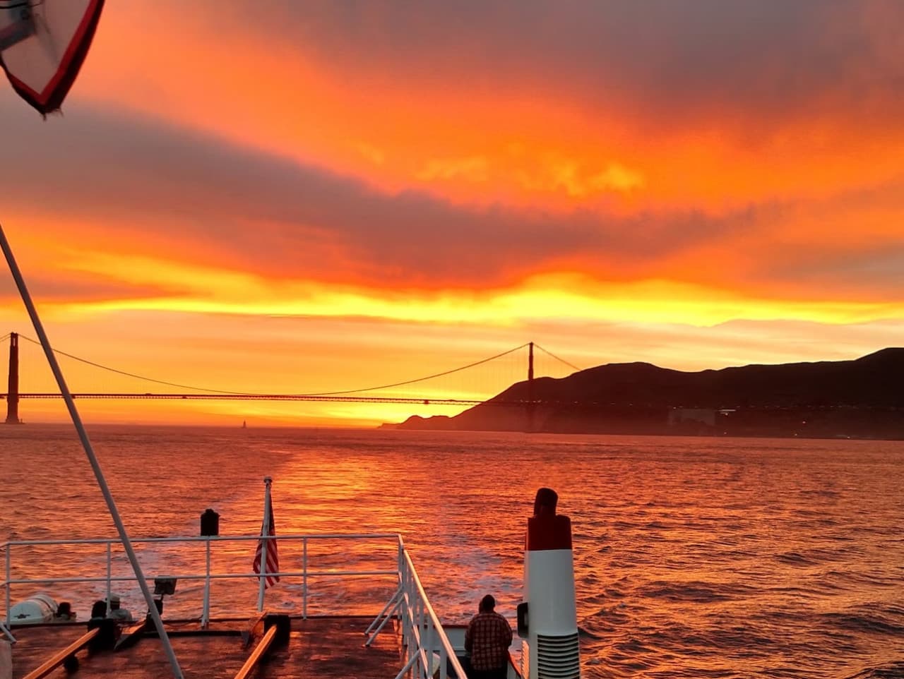 San Francisco Bay 2 Hour Sunset or Evening Sightseeing Boat Cruise by Red and White Fleet - სურათი 7