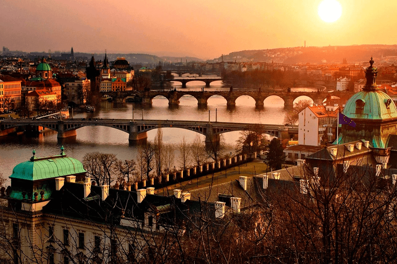 City Sightseeing Prague Hop-on Hop-off Bus Tour - სურათი 7