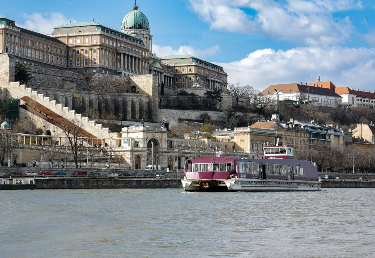 Budapest Parliament Panorama Sightseeing Cruise from Buda - სურათი 2