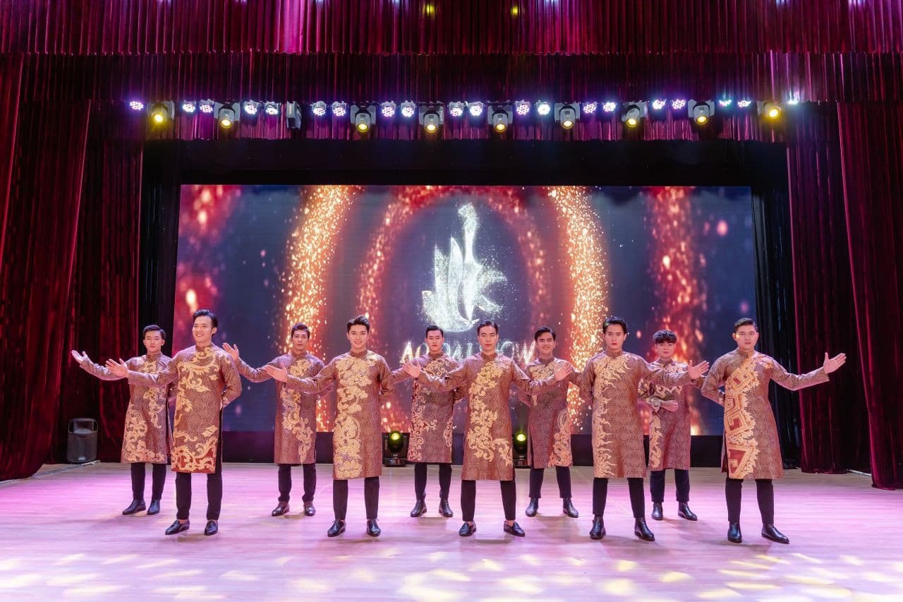 Ao Dai Show in Da Nang - სურათი 10