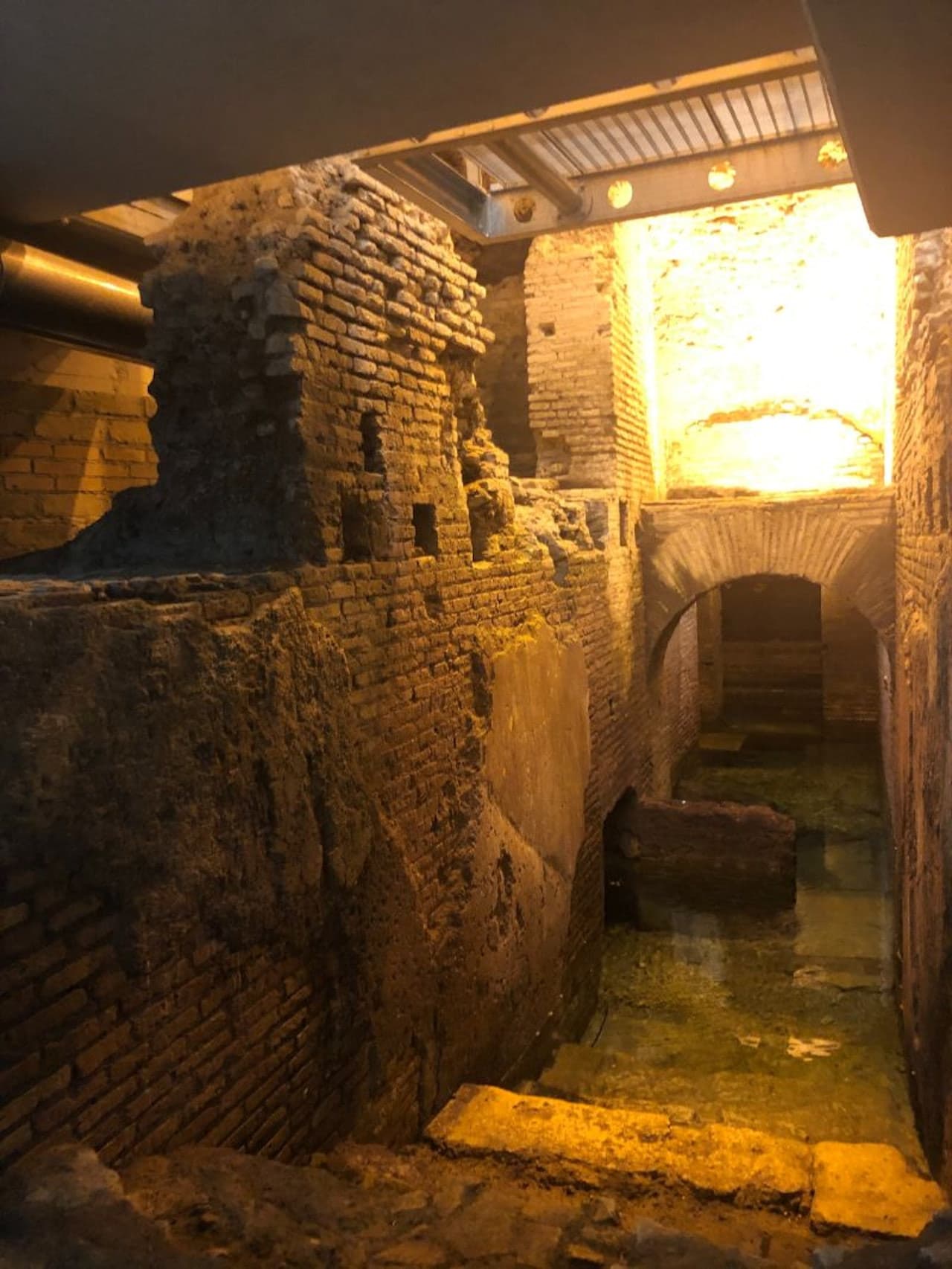 Trevi District Underground: Small Aqueduct Domus - სურათი 4