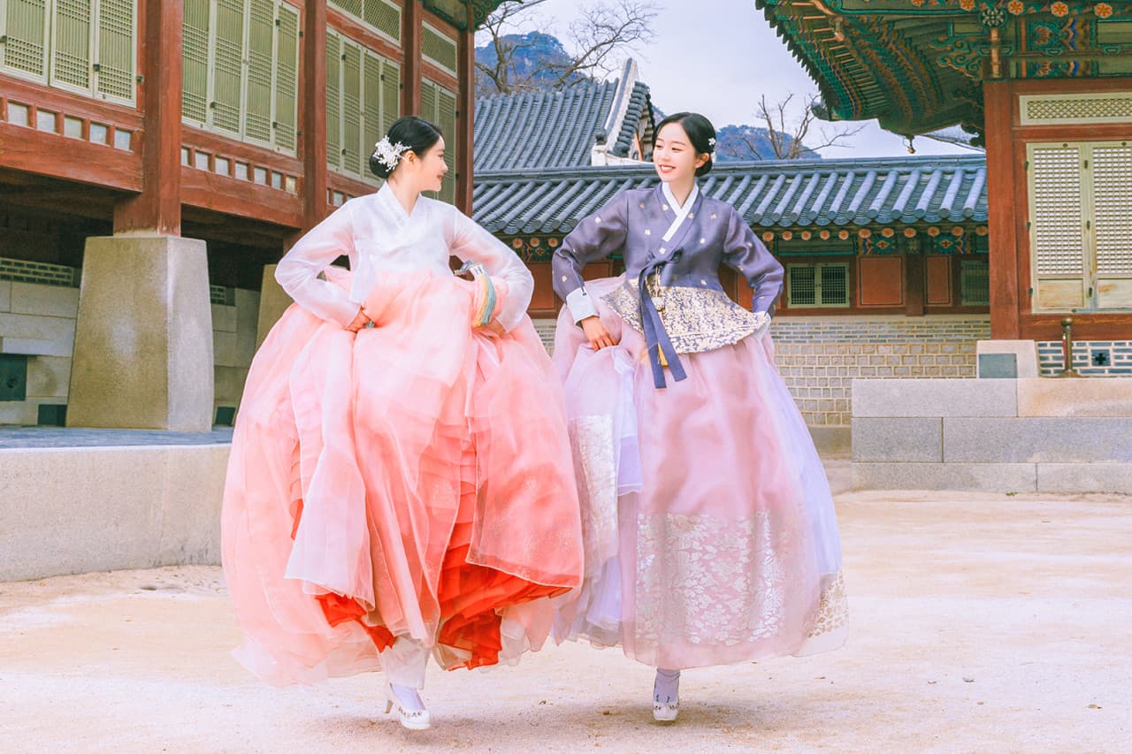 Hanbok Experience at Hanboknam Gyeongbokgung Store - მთავარი სურათი