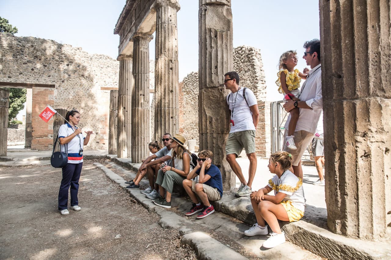 Tour of Pompeii: Guided Walk with Priority Access - სურათი 6