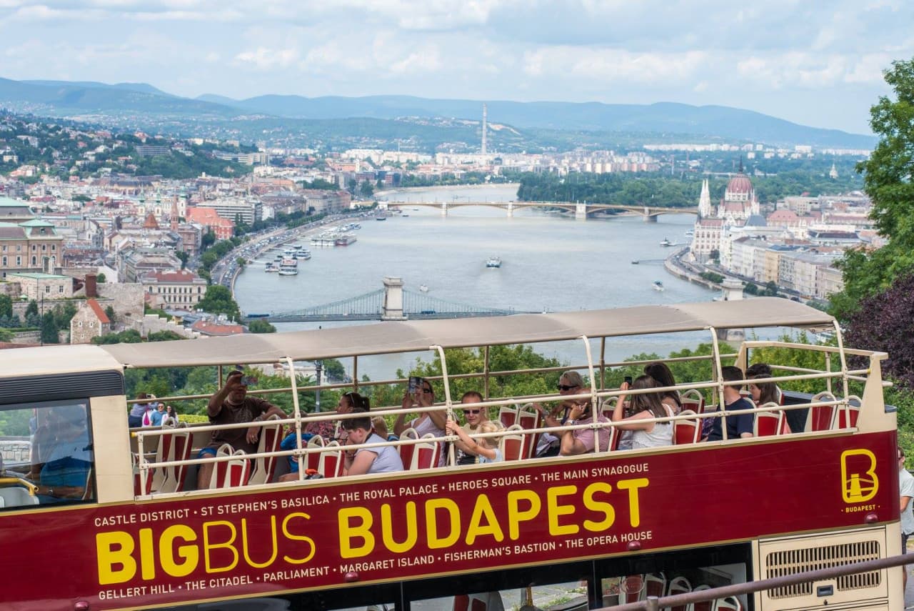 Big Bus Budapest Hop-on Hop-off Bus Tour - სურათი 11