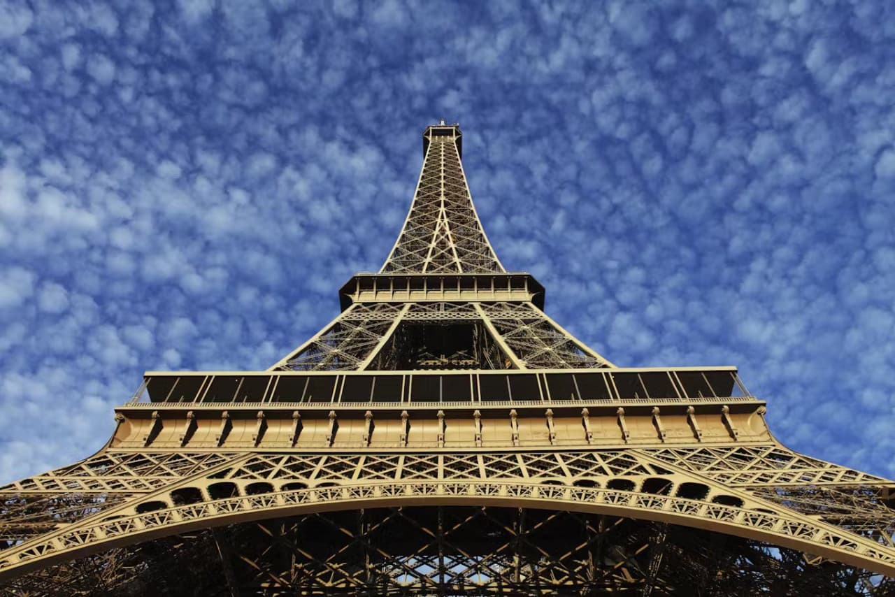 Eiffel Tower Dining Experience at Madame Brasserie Restaurant - სურათი 7