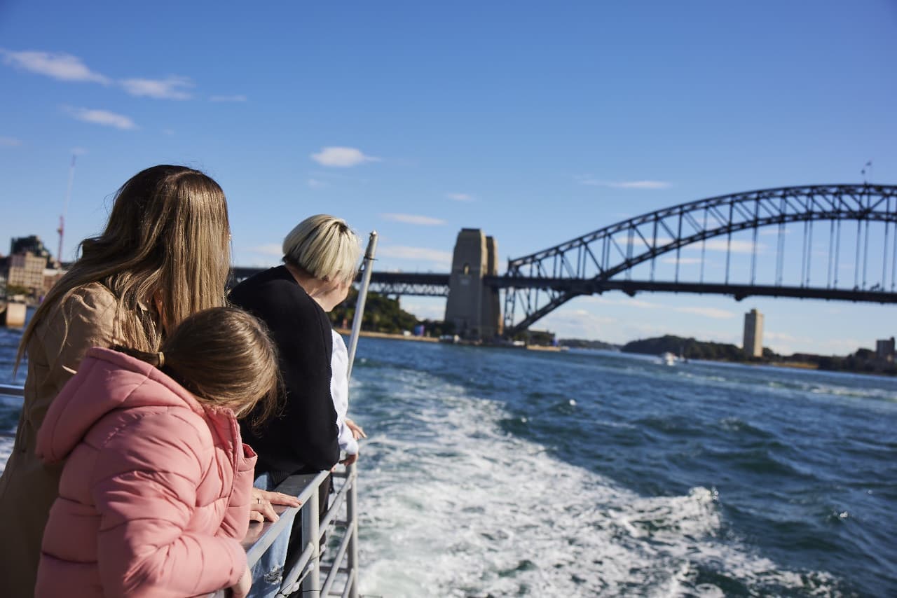 Sydney Harbour Sightseeing Cruise aboard Sydney Princess Cruises - სურათი 3