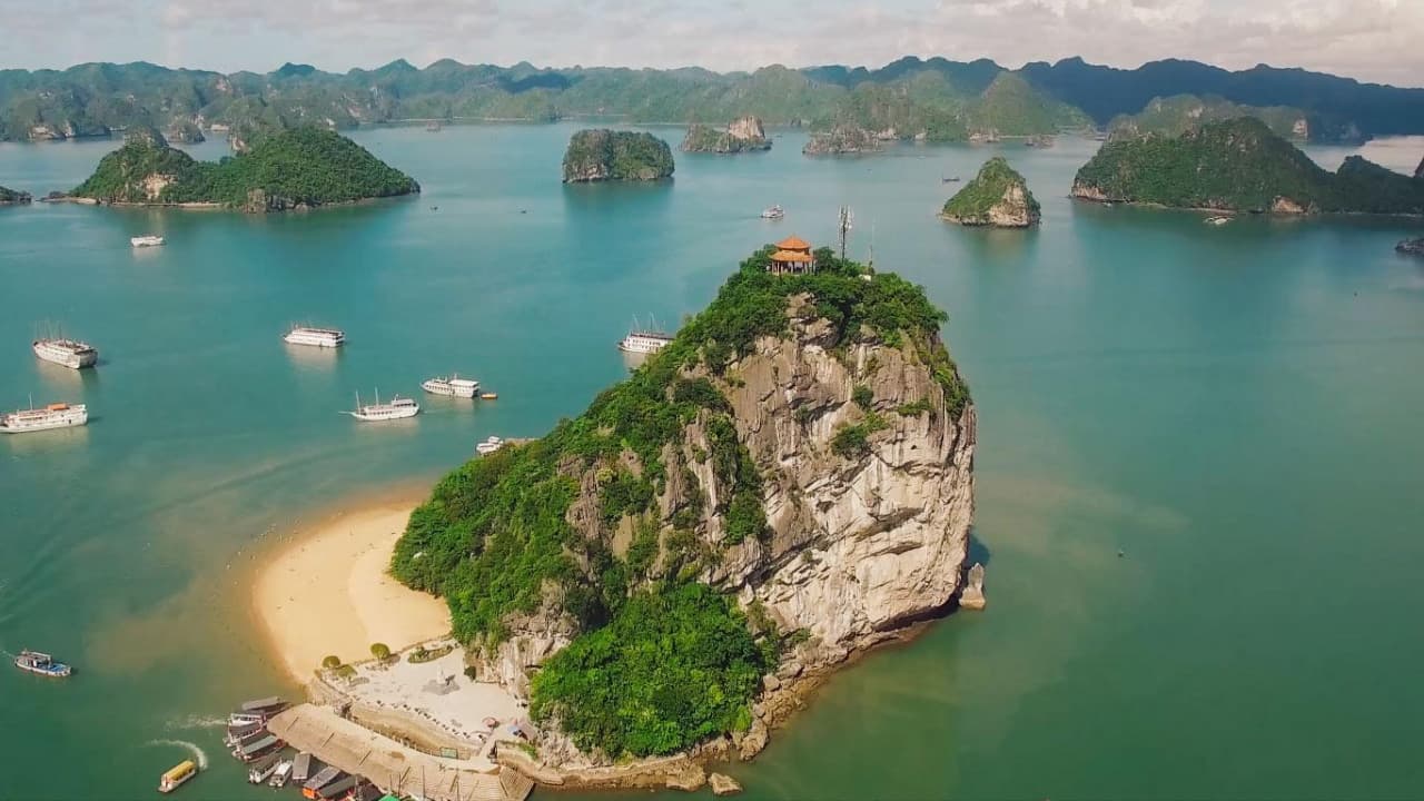 Ha Long Bay Cruise with Round Trip Transfer from Hanoi - სურათი 10