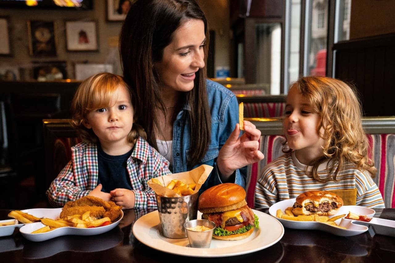 Hard Rock Cafe Yankee Stadium Dining Experience - სურათი 2