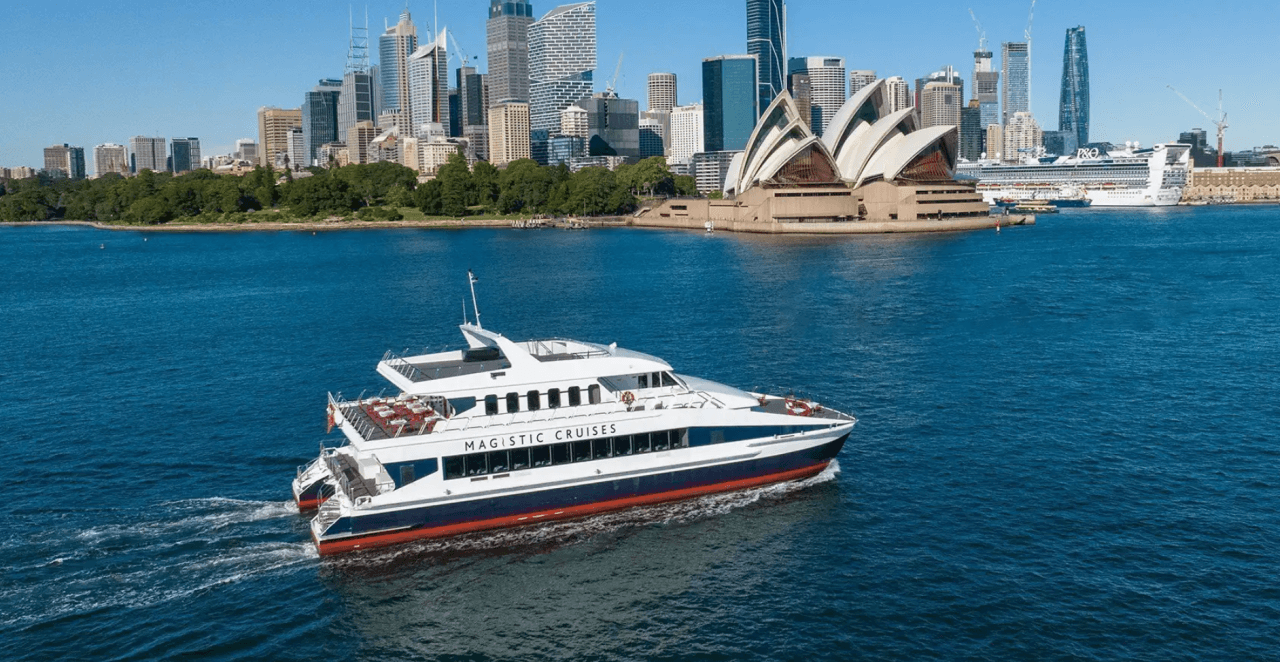 Sydney Harbour Buffet Lunch Cruise aboard Magistic Cruises from Darling Harbour - სურათი 2