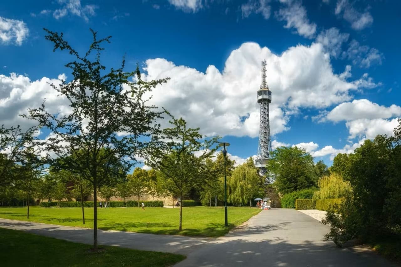 Petřín Tower & Mirror Maze Ticket - სურათი 4