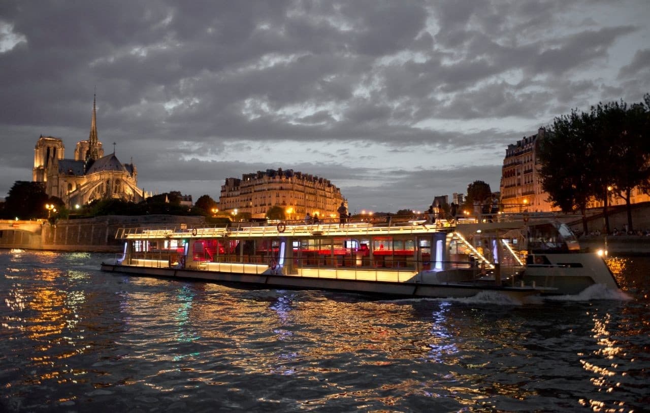 Paris Open-Top Bus Tour, Seine River Cruise, and Eiffel Tower Dining Experience - სურათი 12