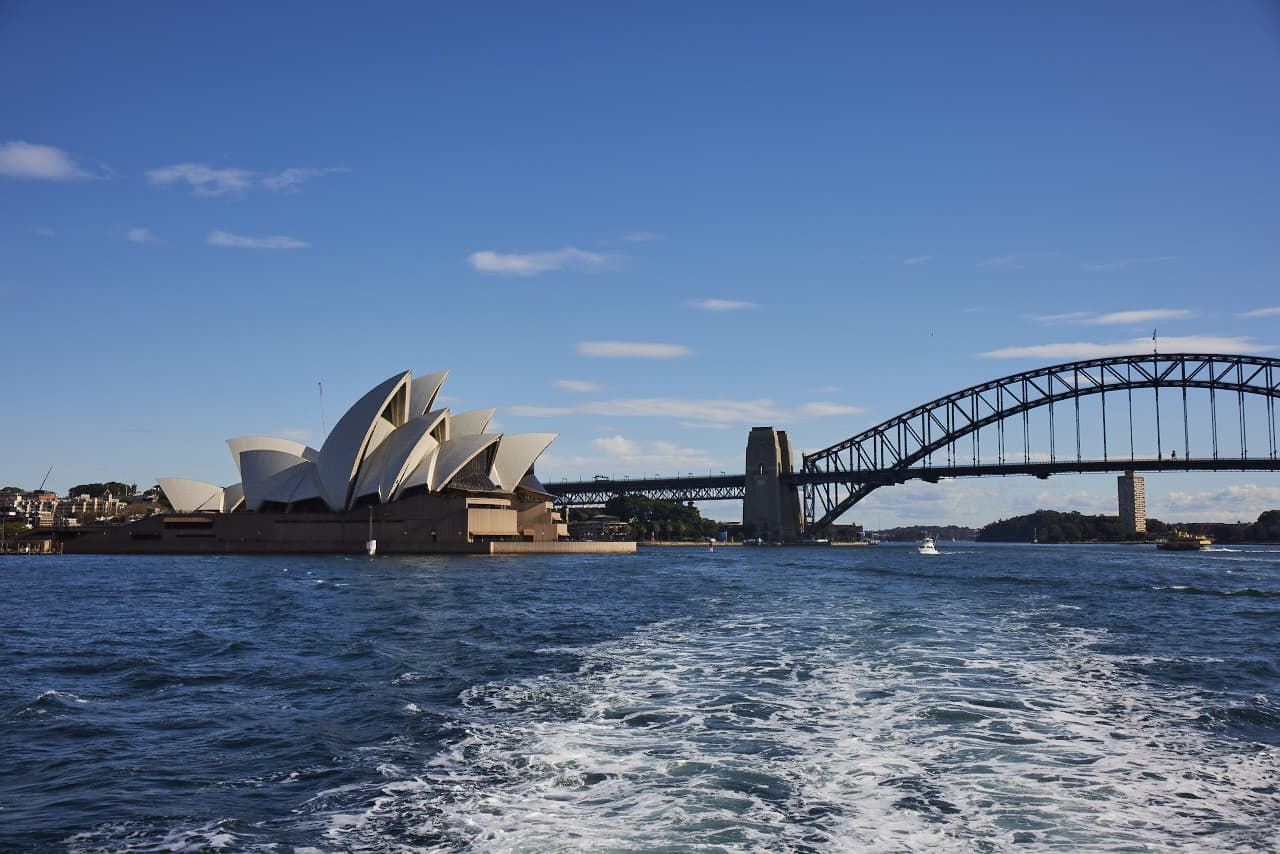 Sydney Harbour Sightseeing Cruise aboard Sydney Princess Cruises - სურათი 2