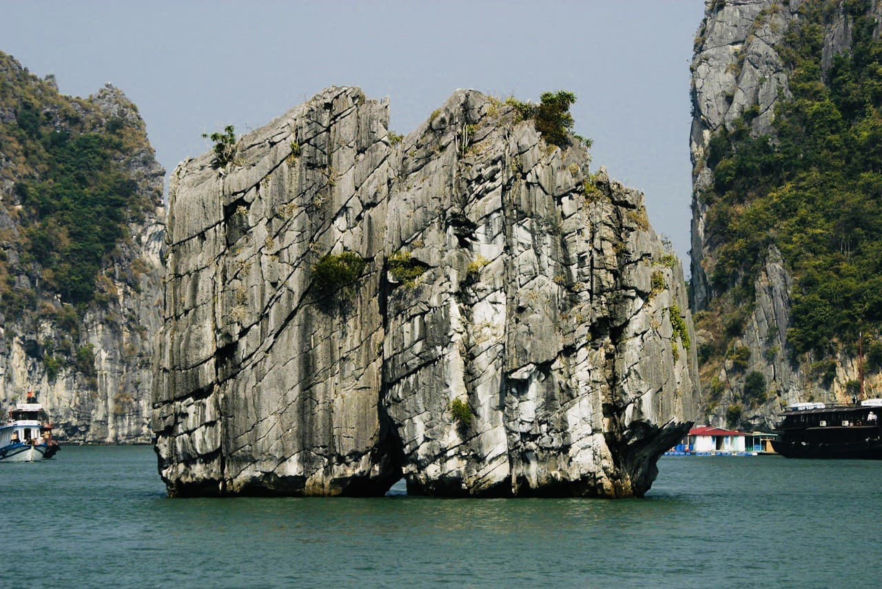 Ha Long Bay Cruise with Round Trip Transfer from Hanoi - სურათი 4