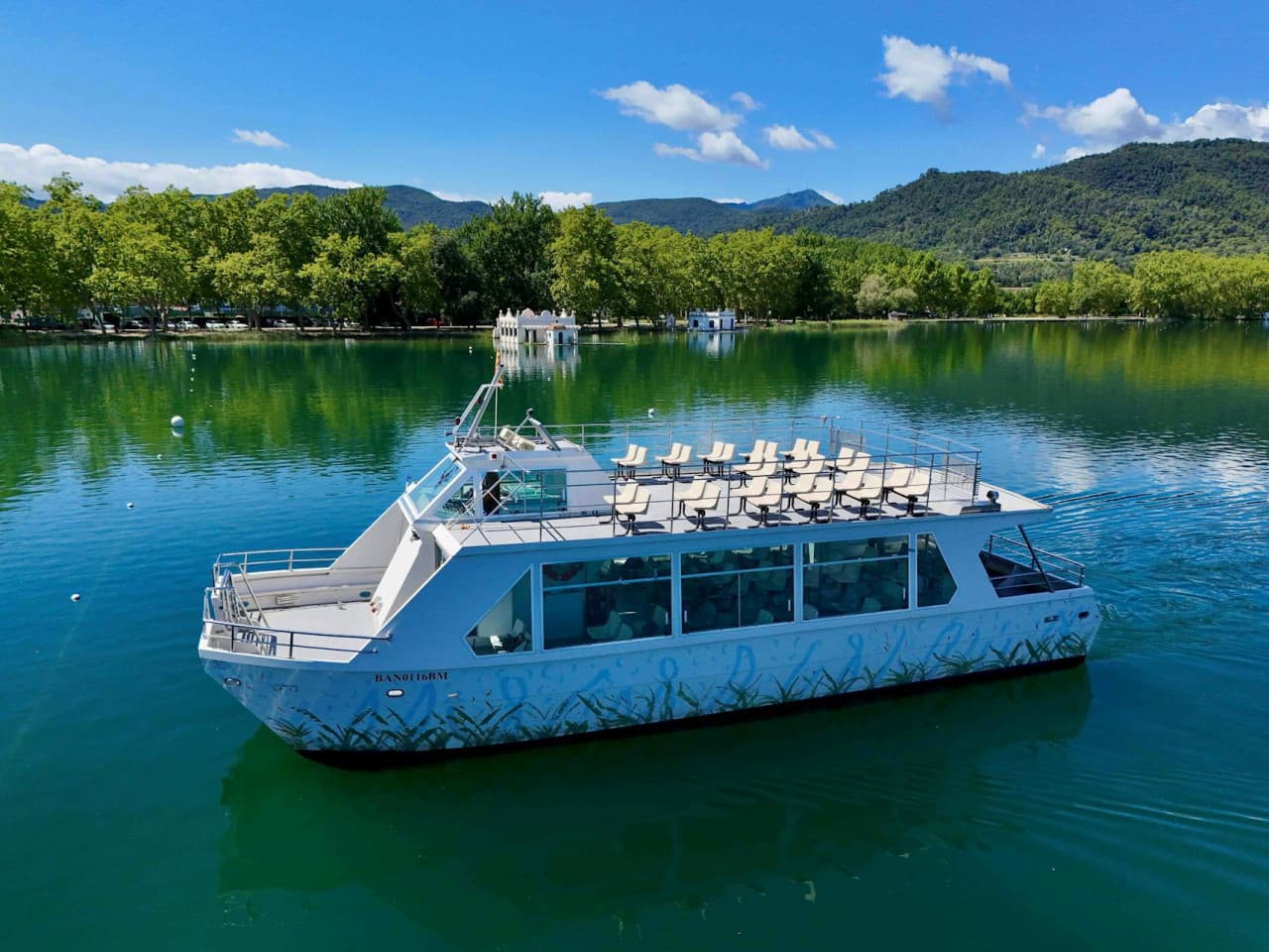 Girona: Lake of Banyoles Boat Tour - მთავარი სურათი