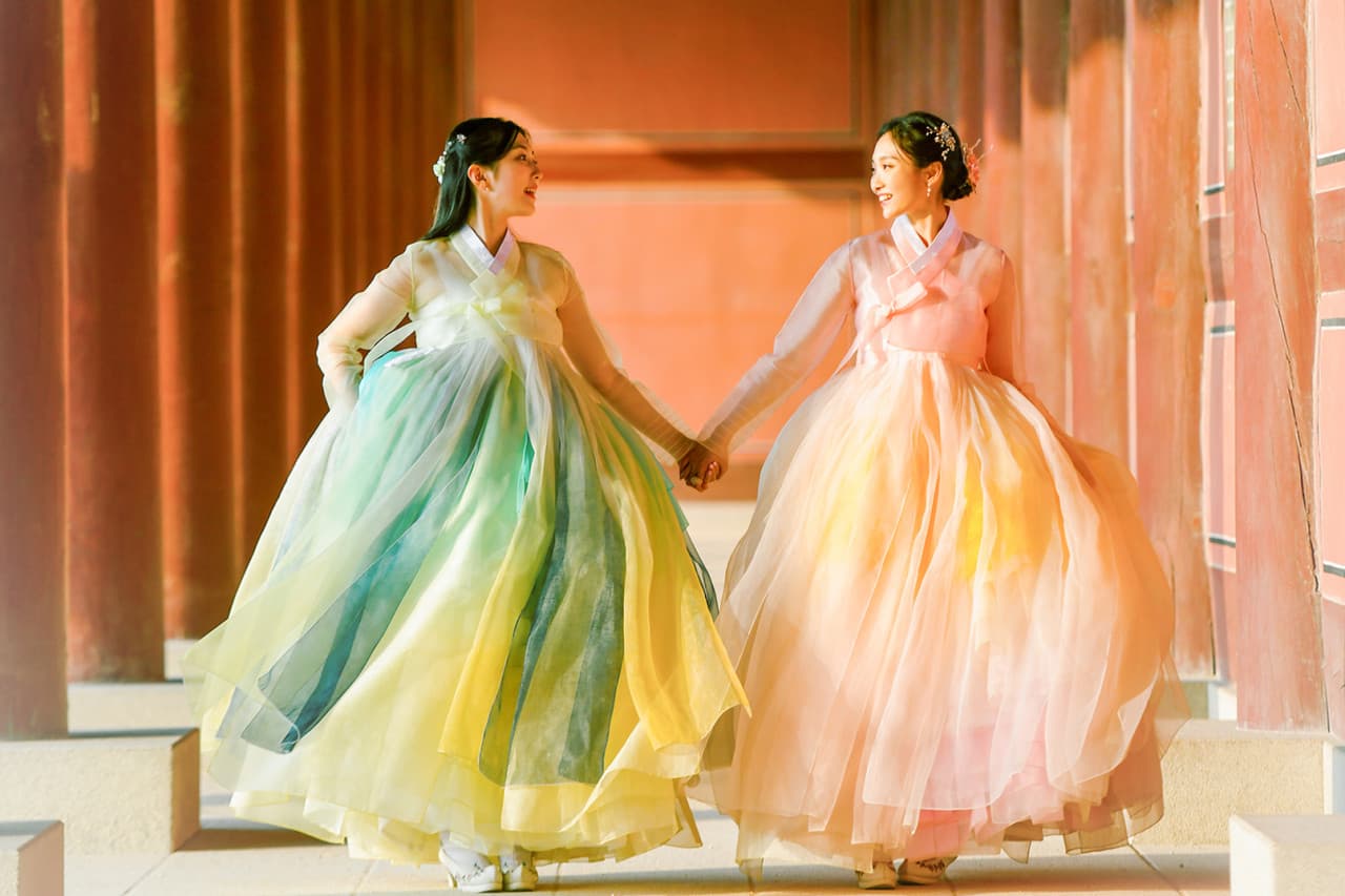 Hanbok Experience at Hanboknam Gyeongbokgung Store - სურათი 2