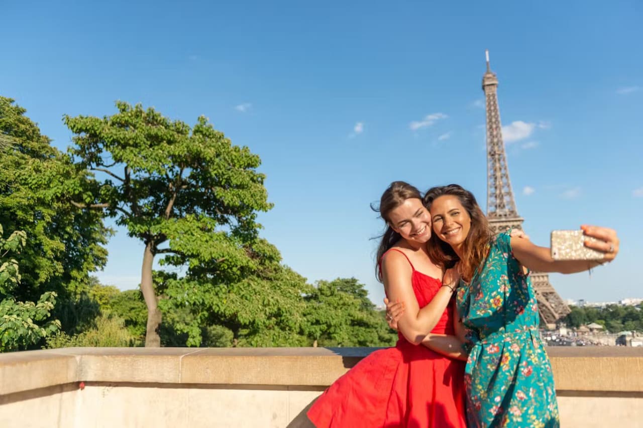 Eiffel Tower Reserved Access Tickets with Optional Summit - სურათი 11