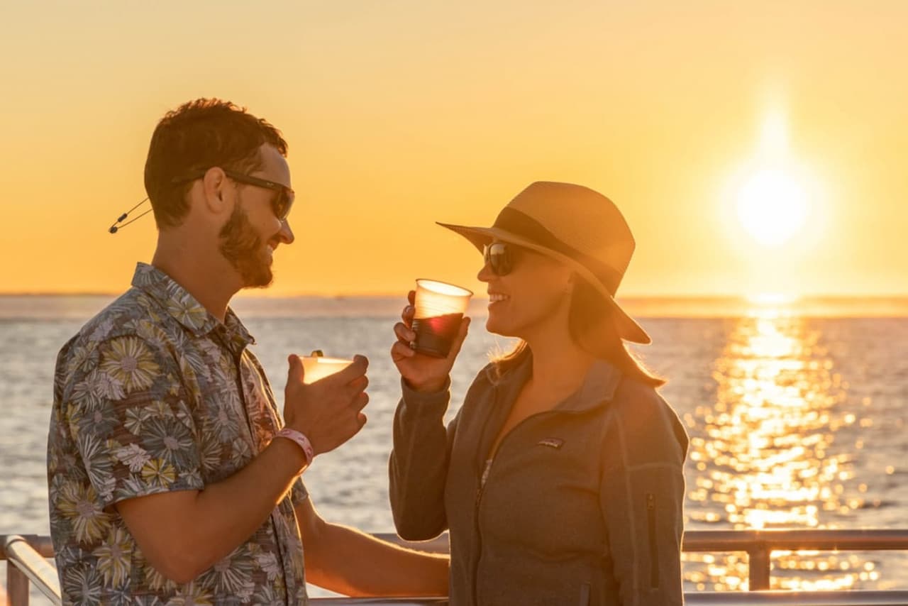 Key West Sunset Buffet Dinner Cruise with Open Bar and Live Music - მთავარი სურათი