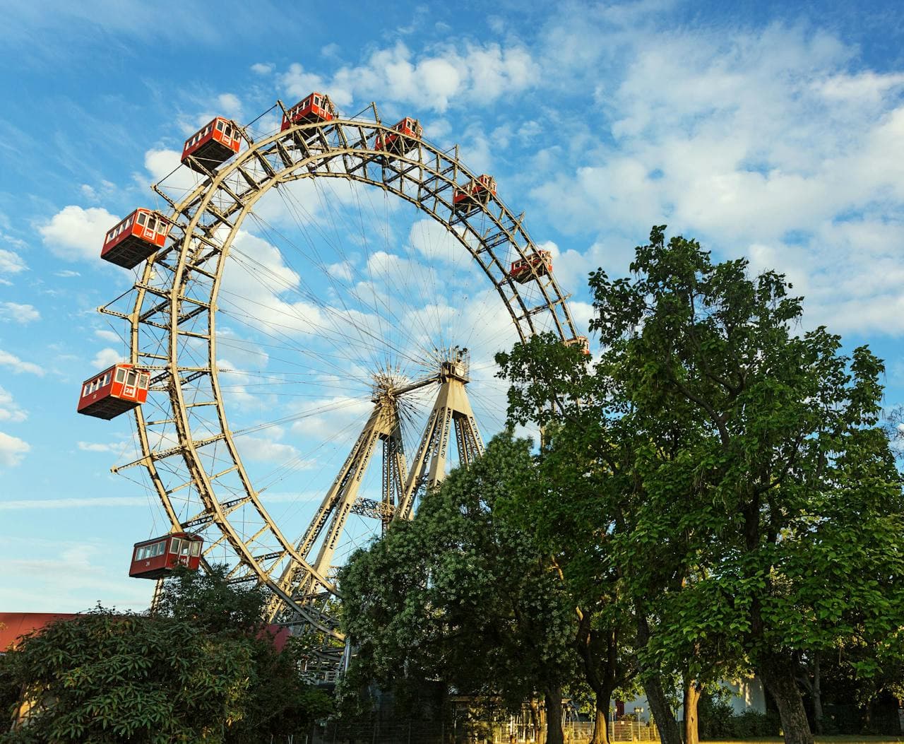 Vienna's Giant Ferris Wheel - სურათი 3
