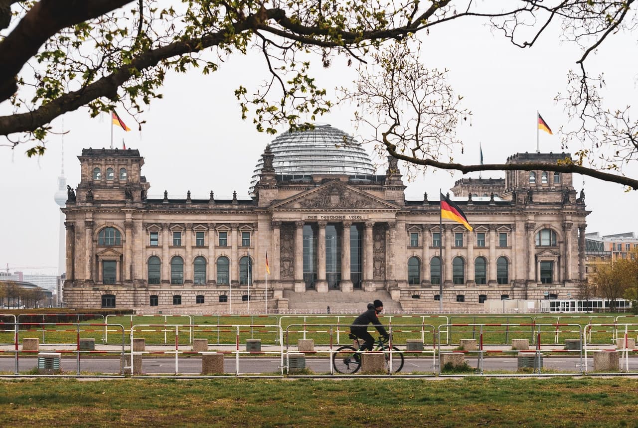 City Tour of Berlin: Audio Guide App - მთავარი სურათი