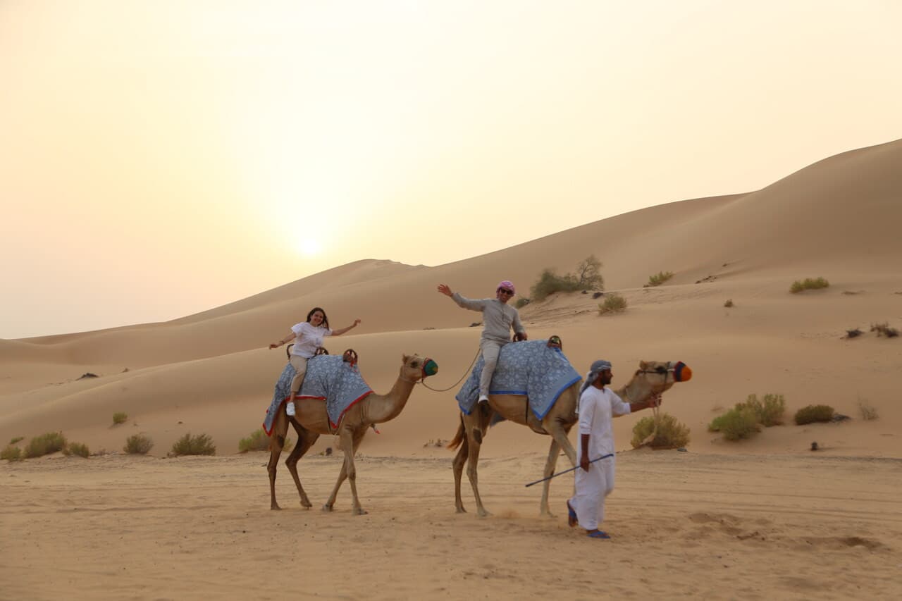 Premium Evening Desert Safari Tour from Dubai with BBQ Dinner - სურათი 2